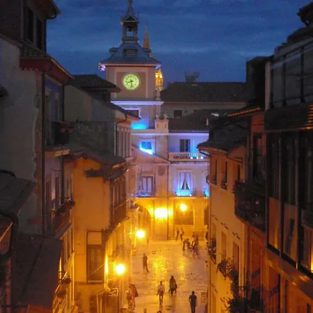 Junto Ayuntamiento, Casco Historico, Wifi * Oviedo