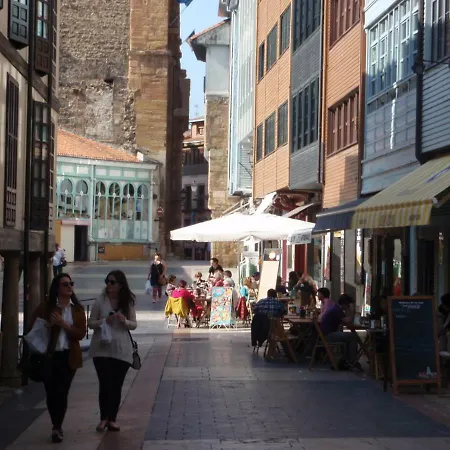 Junto Ayuntamiento, Casco Historico, Wifi *